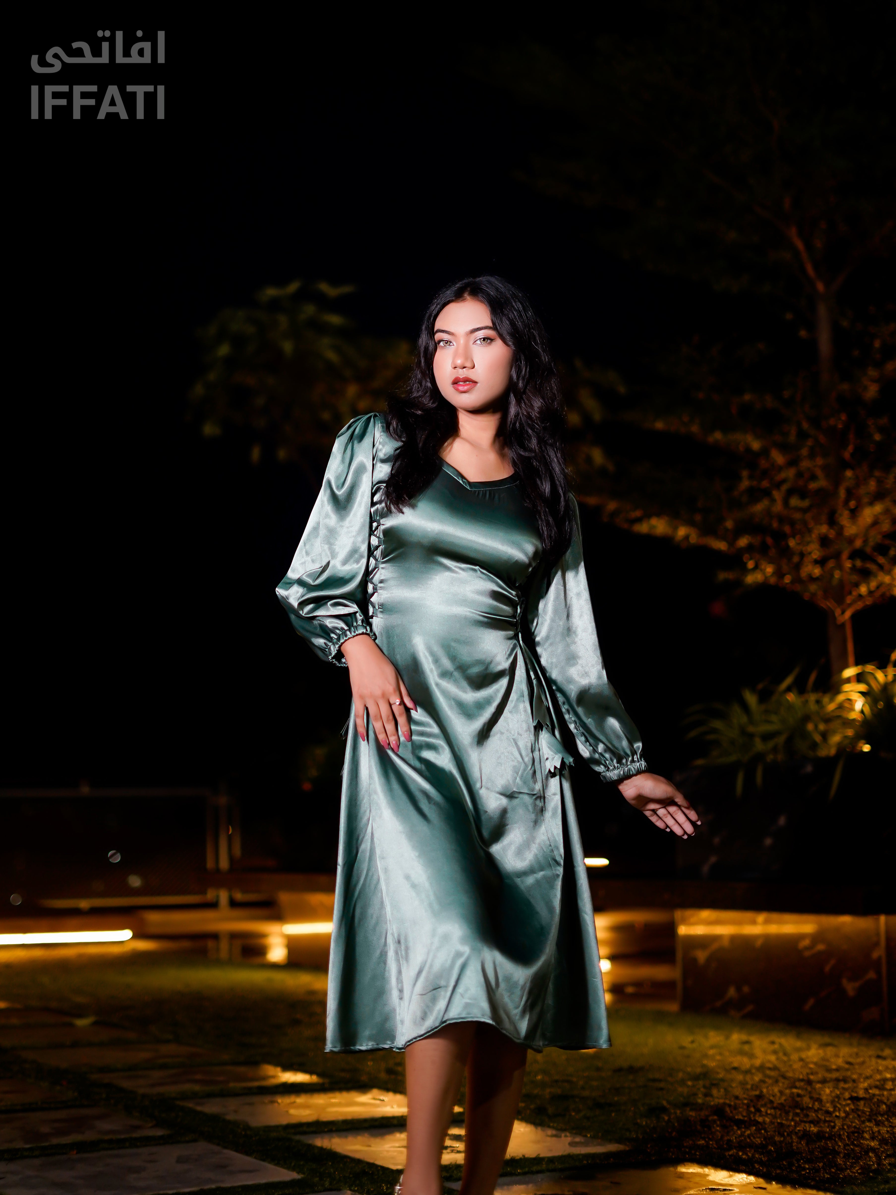 Moonlit Meadow – Sophisticated Satin Dress in Emerald Green for Night Events